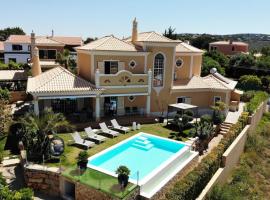 Casa Das Palmeiras, hotel cu piscine din Loulé