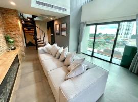 Room Actually Service Apartment – apartament w mieście Karon Beach