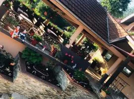 Restoran sa sobama za iznajmljivanje MALI RAJ