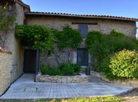 Chez Pique-Fesse Chambre d'hote, hotel v destinaci Saint-Martin-lʼArs