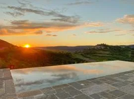 Luxury estate with 6 hectares land near hilltop town Motovun