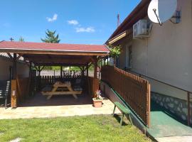 Otelló Nyaraló, arrendamento de casas no lago em Poroszló