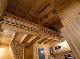 Vida Bhermon 1, one wood Cabin, помешкання типу "ліжко та сніданок" у місті Мадждаль-Шамс