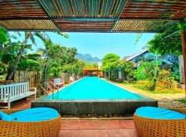 Son Doong Bungalow, hotel in Phong Nha