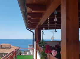 Casa Crispi 10, apartman Gioiosa Mareában