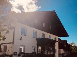 Ferien an der Traun, hotel with parking in Traunwalchen