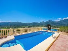 Mountain-view Holiday Home in Drimmelen with Pool
