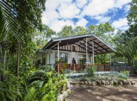 Sunbird Retreat: Horseshoe Bay şehrinde bir villa