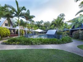 Canopy Chalet 10, chalet i Nelly Bay