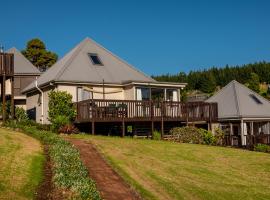 The Music Lounge - Onemana Holiday Chalet, Hotel in Opoutere