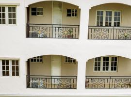 Room in Lodge - Apartment Royale Hotel-3 Bd Apartment, B&B sa Ikeja