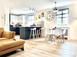 Stylish Central 2 Bedroom Apartment - Free Parking, Free WiFi、オークニー諸島のアパートメント