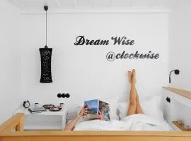 Clock Wise Syros、エルムポリのアパートメント