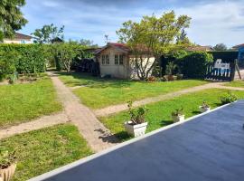 La maison du Bonheur, borne de recharge VE