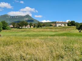 Residence T2 du Golf de Digne, hotel with parking in Digne-les-Bains