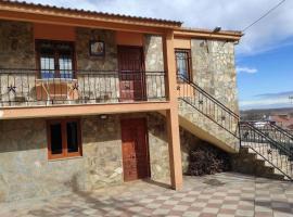 Casa Rural La Vizana, cheap hotel in Alija del Infantado