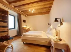 Historic Hotel Bircher B&B Apartments near Sterzing