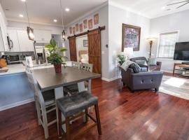 Remodeled Historic House Walkable to Everything, hotel em Raleigh