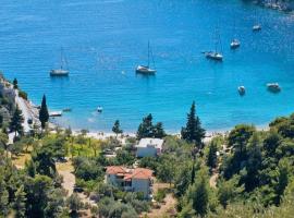 Limnonari Beach Rooms, guesthouse kohteessa Skopelos Town