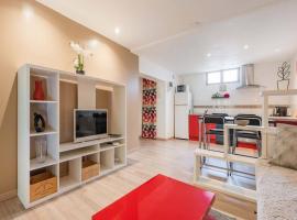 studio next to bordeaux city center with a terrace, apartmen di Bègles