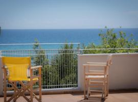 ammos seafront family apartments, hotel in Nea Plagia