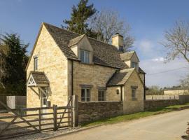 Holly Cottage, hotell sihtkohas Ampney Crucis