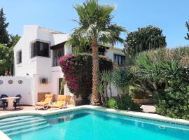 Villa Limon - Tropical Oasis with Private Pool, hotel in Jávea