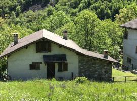 Casa Cantoni, hótel í Menzonio