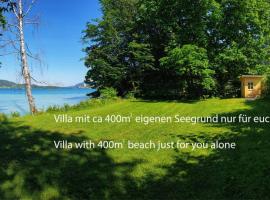 Alte Villa 400m2 Seegrund nur für euch - old villa with 400m2 beach just for you、マリア・ヴェルトのコテージ