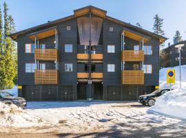 Holiday Home Karhunvartijan linna c18 by Interhome, four-star hotel in Ruka