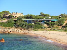 Holiday Home Tritone by Interhome: Costa Corallina'da bir plaj oteli