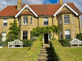 Lodge Farm Bed & Breakfast, помешкання типу "ліжко та сніданок" у місті Гітчин