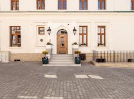 Hotel i Restauracja na Skarpie, hotel v destinaci Ząbkowice Śląskie
