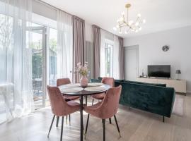 Brand new apartment with terrace near the sea, khách sạn gần Nhà hát Dzintari, Jūrmala