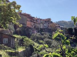 CA' RONDINE, Ferienwohnung in Castiglione Chiavarese