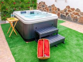 Casa Mari By CanariasGetaway, готель з гідромасажними ваннами у місті Moya