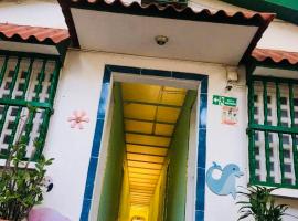 Tita’s Airport Hotel, hotel i Cartagena