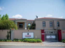 Castello Guest House, Bloemfontein, hotel s baz&eacute;nom v destin&aacute;cii Bloemfontein