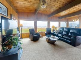 Sands End, villa in Yachats