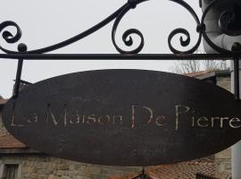 La maison de pierre, отель в городе Lapte