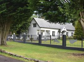The Retreat Tranquil Countryside Apartment, cheap hotel in Larkhall