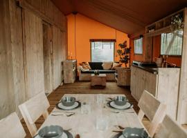 Brīvdienu māja Safaritent met privé sanitair - met weids uitzicht pilsētā Zuna
