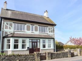 Minffordd, hotel with parking in Newborough