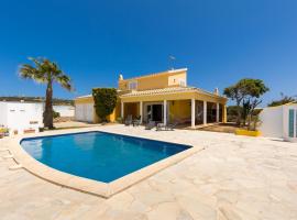 Sa Tramuntana, villa en Cala en Blanes