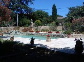 Sous la Tonnelle, maison de vacances, hotel with parking in Murviel