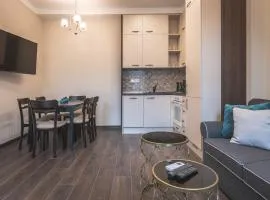 Semiramis` Suite 2-bedroom Lux Apartment