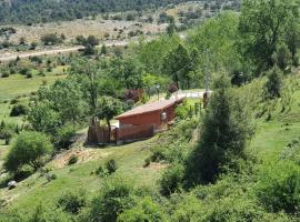 Casa Rural Manitoba Luxe, lavprishotell i Buenache de la Sierra