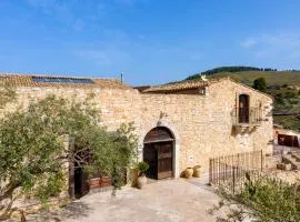 Masseria Fortificata Lo Zafferaneto