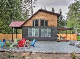Cozy Cabin - 5 Miles to Mt Rainier National Park!, villa en Ashford