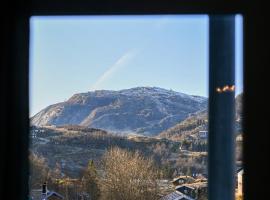 Sinnestunet 201A, hotel cerca de Trollekspressen, Tjørhom